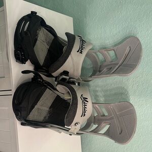 snowboard bindingen BURTON 13 
MISSION EST, IBK, GREY,  size medium